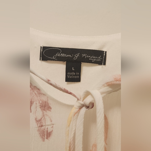 Dressy top - Picture 2 of 5